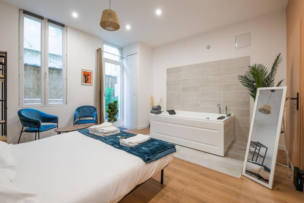 Charmant Cocon Avec Jacuzzi - Bordeaux Centre المظهر الخارجي الصورة